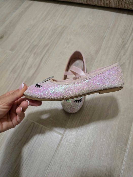 H&M Блестящи обувки с каишки