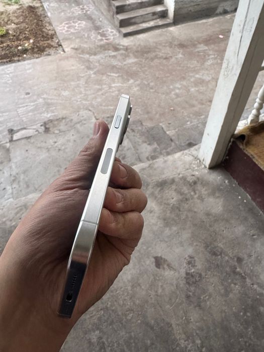 iPhone 15 pro max white