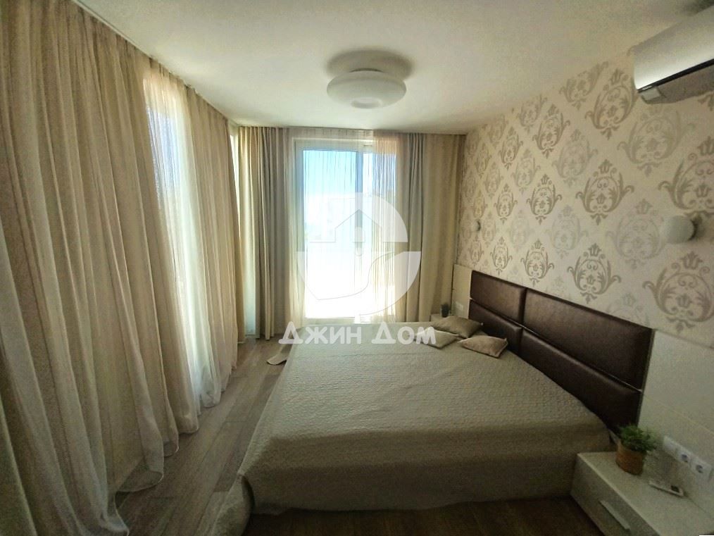 Продава се Къща в Бургас, Сарафово - 220 кв.м за 1300 €/кв.м - Снимка #6