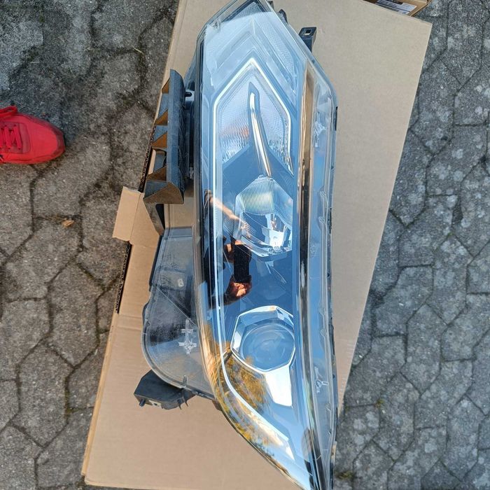 Oригинални фарове Nissan Qashqai J 11 2017-