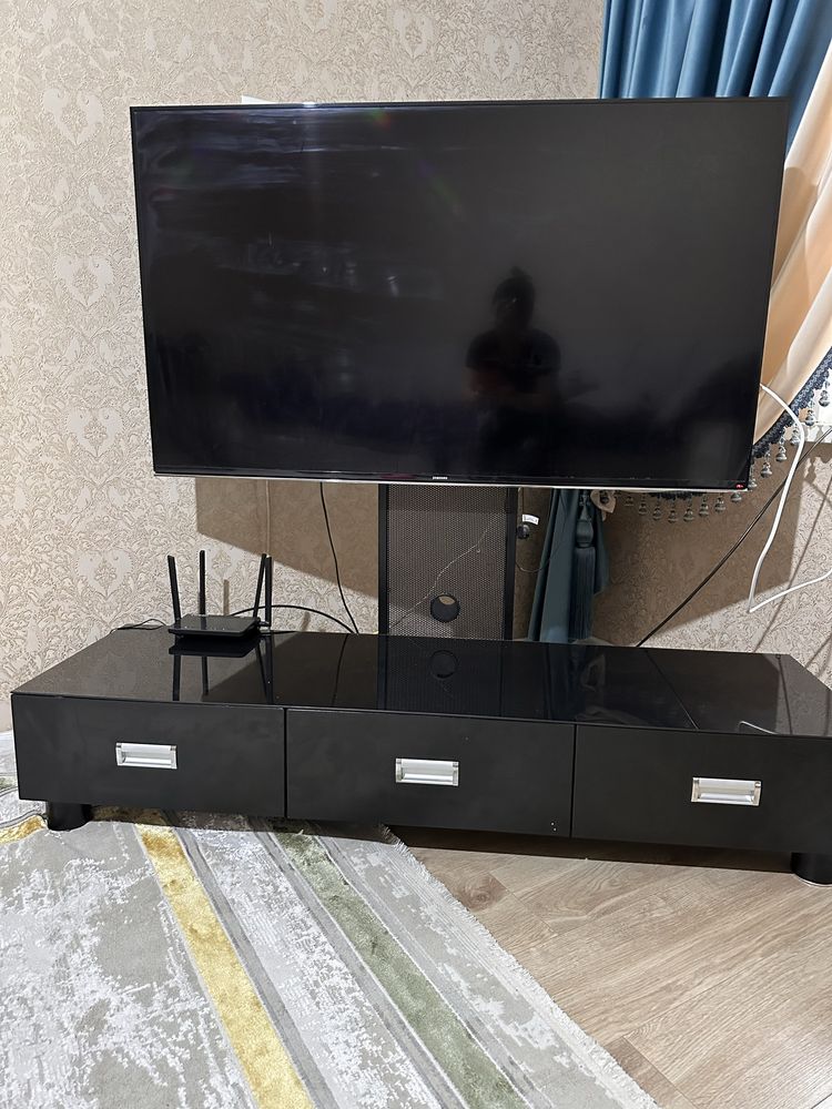 Подставка под телевизор