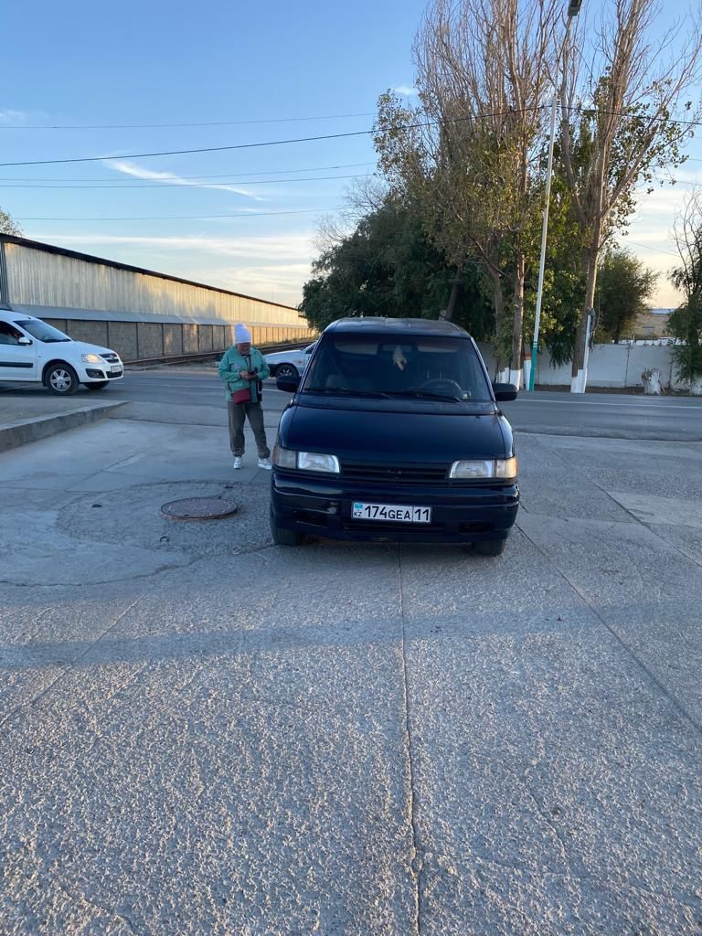 Мазда MPV  г.1994
