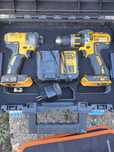 Dewalt комплект ударен винтоверт,импакт,зарядно в куфар Tstak