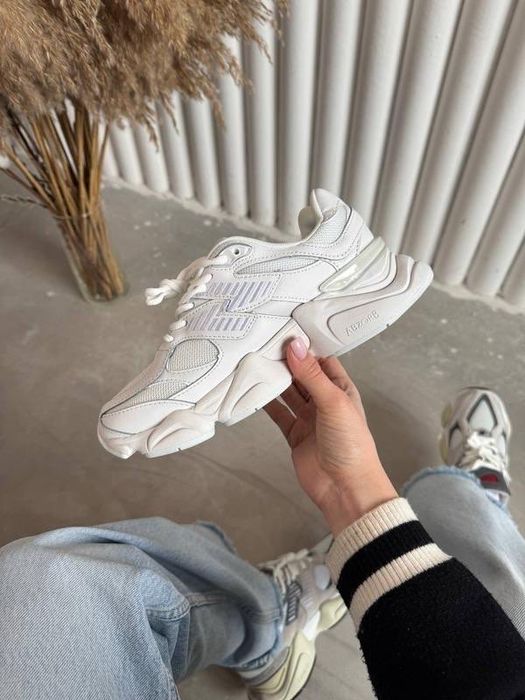 Дамски маратонки New Balance 9060 White 36,37,38,49,40