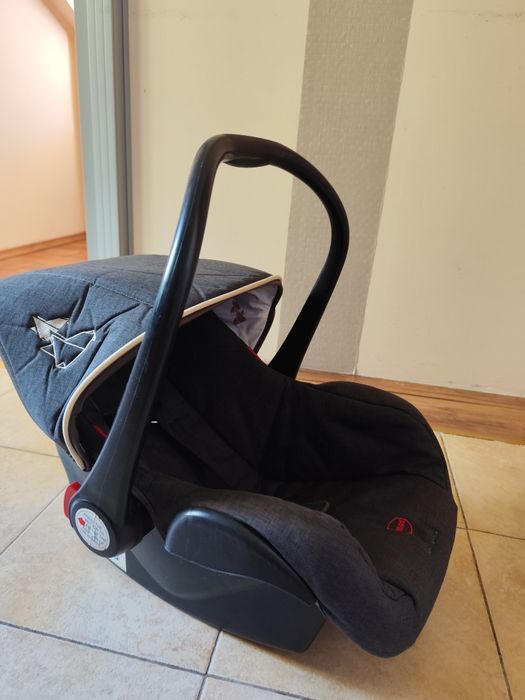 Бебешко кошче за кола