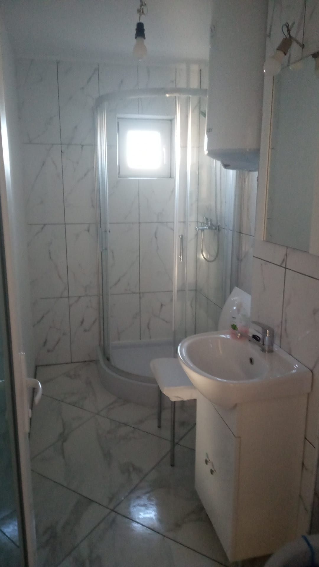 Închiriez apartament 2 camere