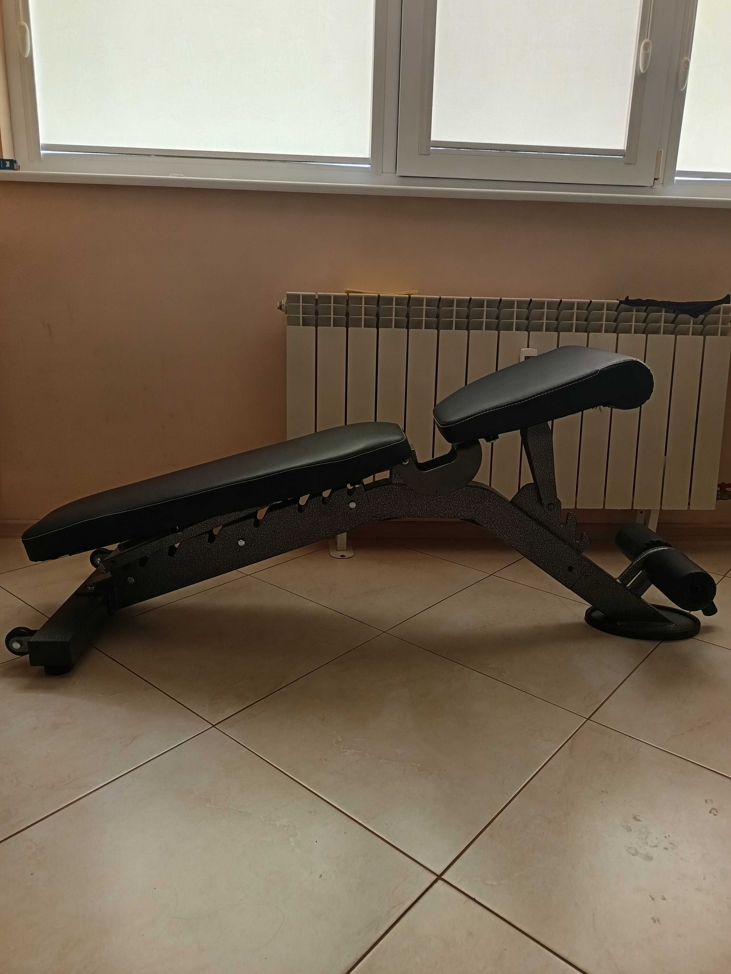 Продавам професионална лежанка пейка