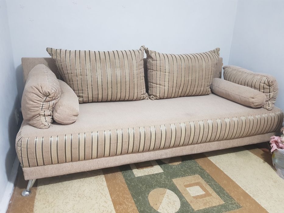 Продам два дивана