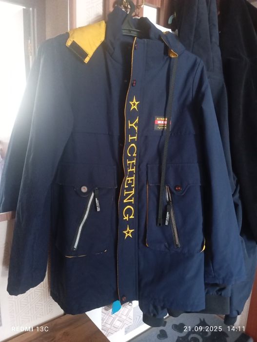 Продам куртку на  подростка