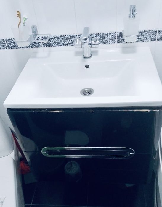 Раковина с тумбой