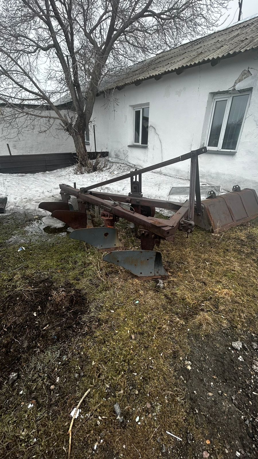 Дт 75 с плугом плюс много запчастей