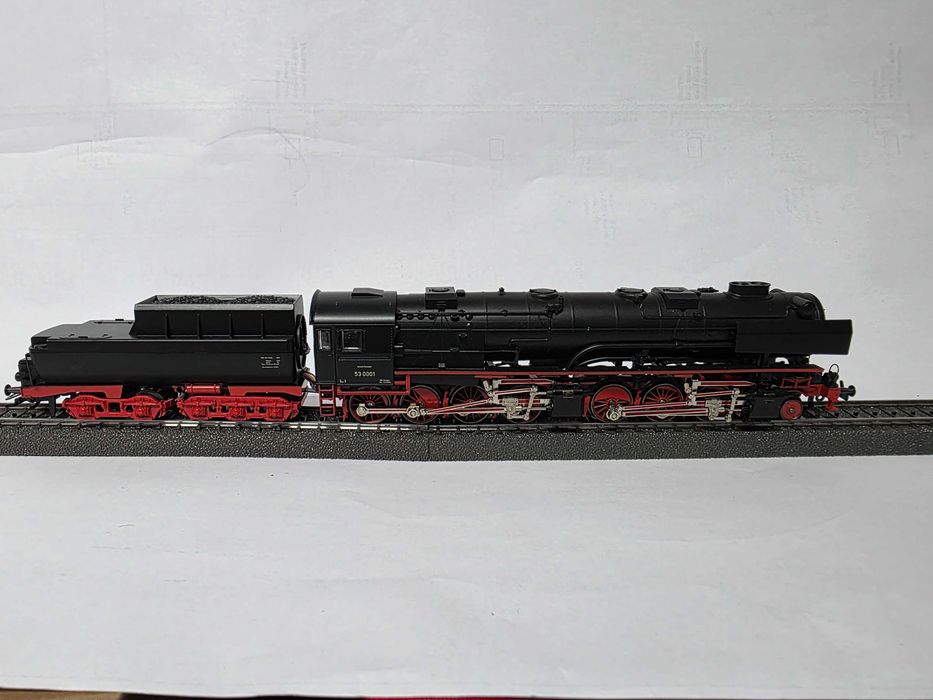 Locomotiva NOUA BR 53 BORSIG (Marklin AC)