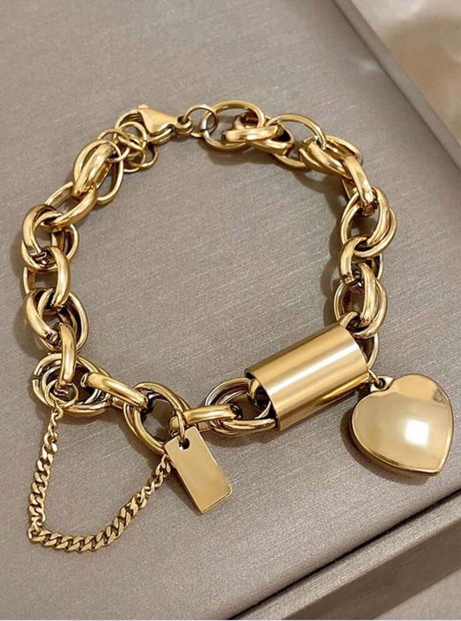 Дамска гривна тип charm със сърце