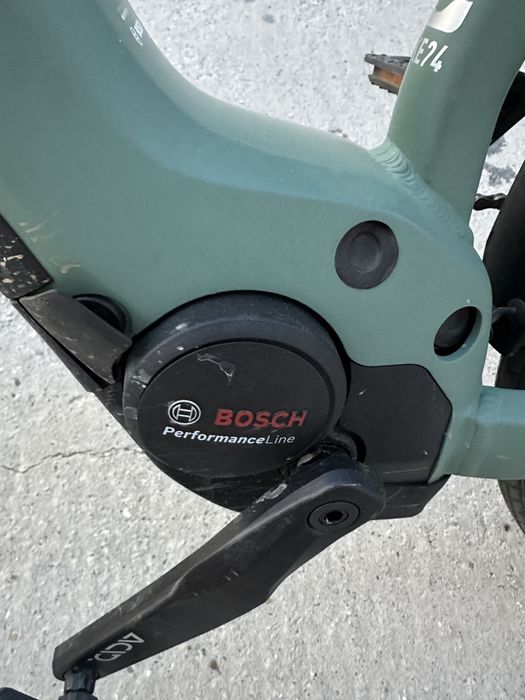 Bicicleta electrica Cube motor Bosch 9 viteze frane disc suspensie