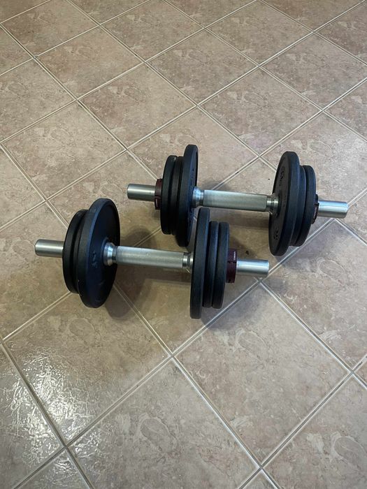Dumbbell с регулиращи се тежисти