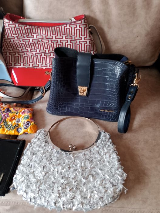 Дамски чанти за ежедневието и специални поводи