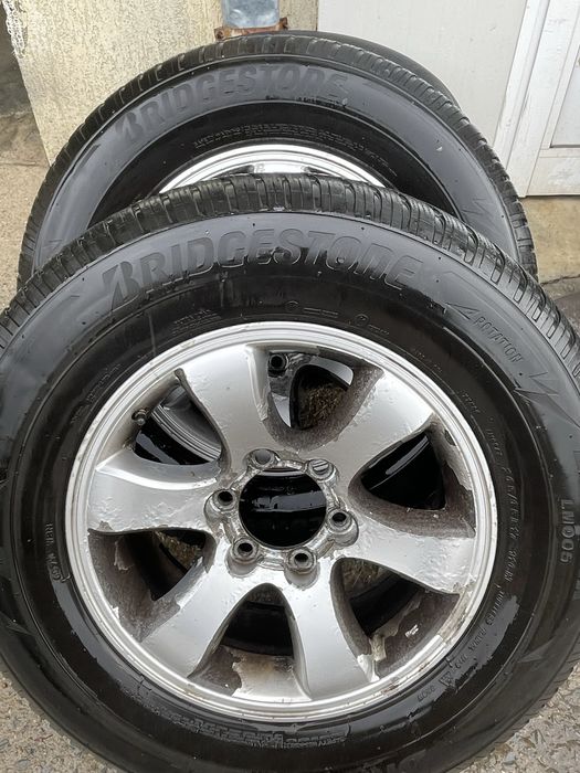 Зимни гуми за джип 265/65/17 bridgestone - blizzak