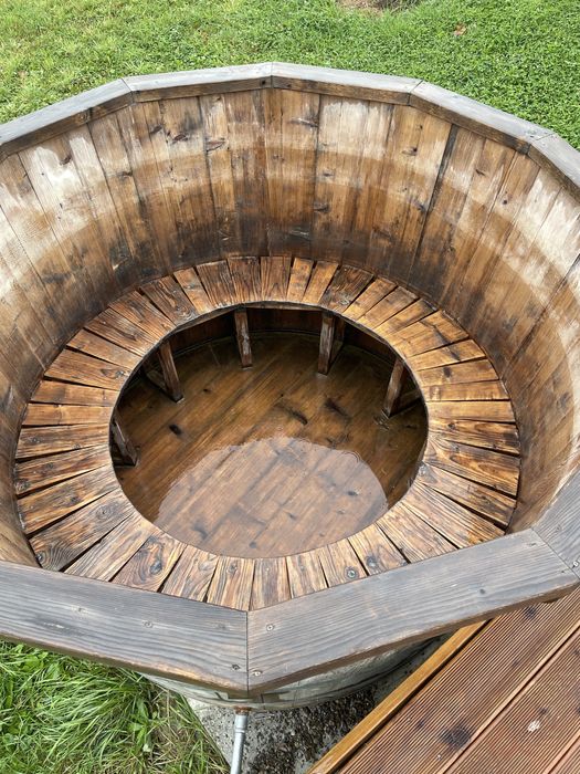 Ciubar din lemn cacacidate 8-10 persoane