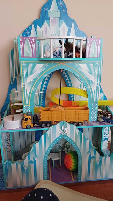 Дървен замък Frozen