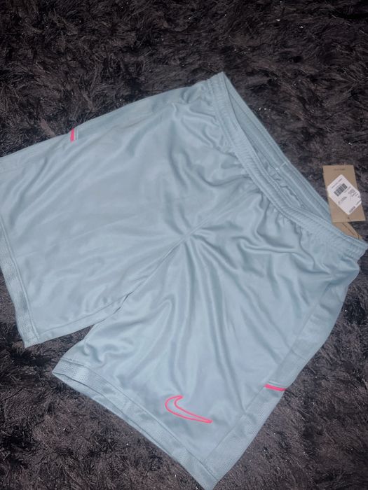 Чисто НОВИ шорти/ къси панталонки Nike