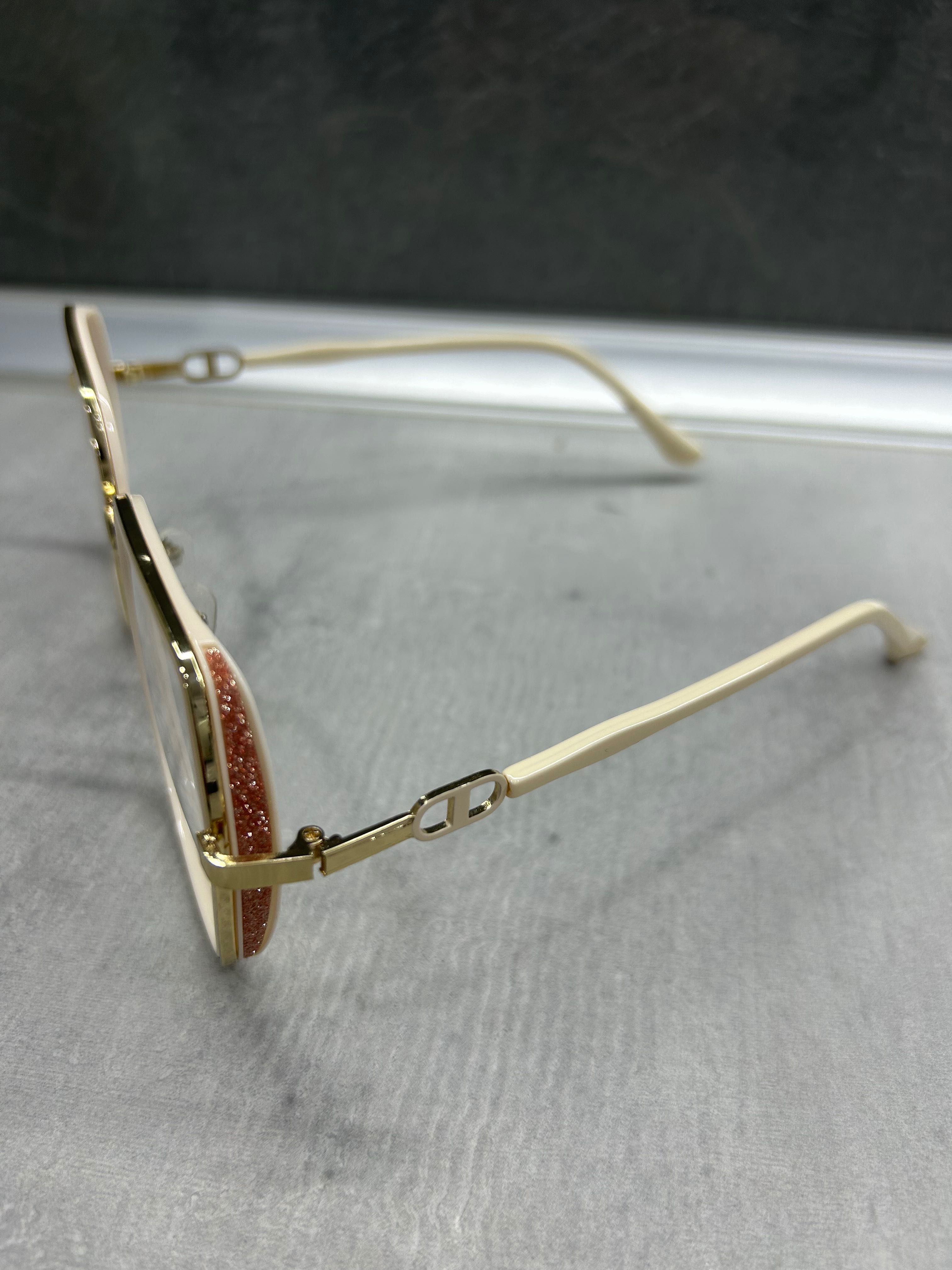 Очила с прозрачни стъкла