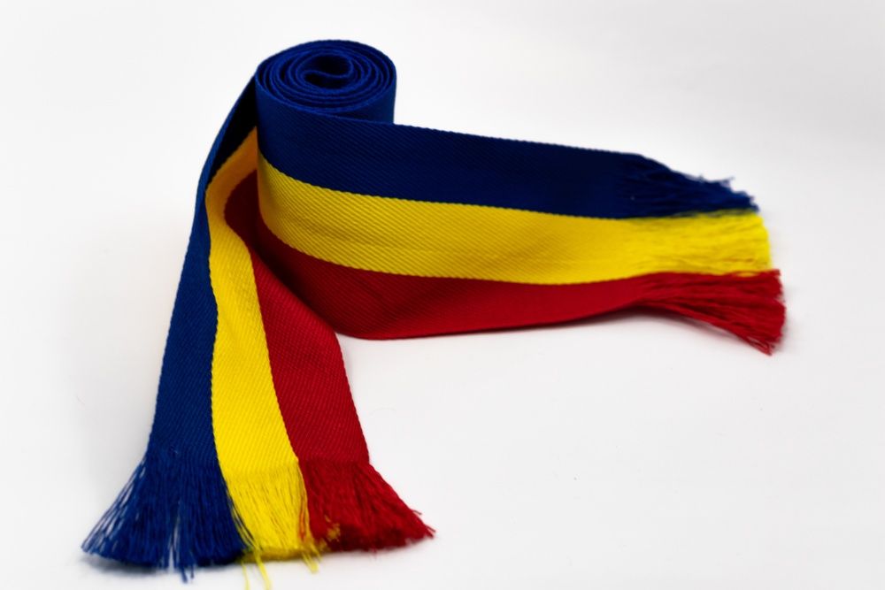 Brau tricolor cu latimea de 85mm si lungimea 2m