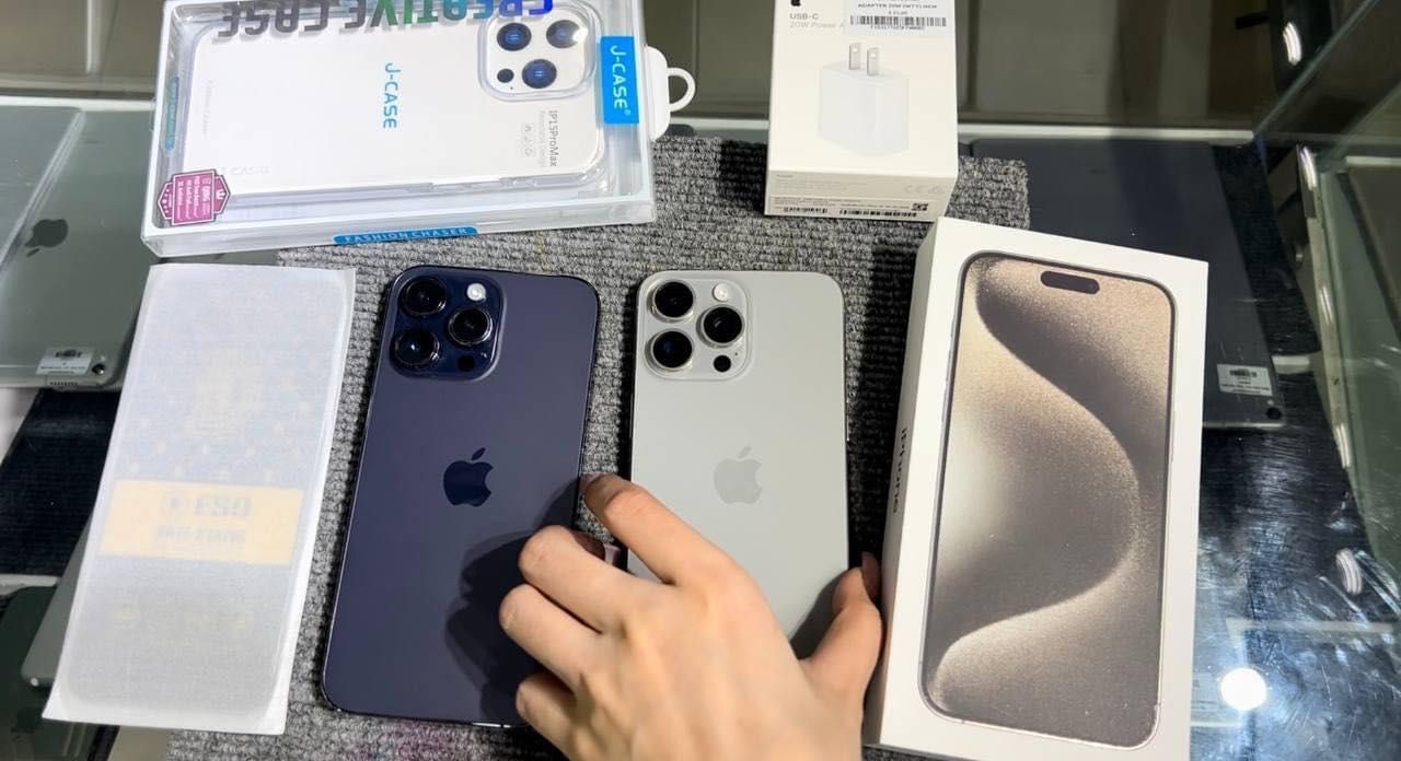 iPhone 15 pro max 256 + AirPods 3