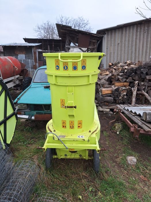 Tocătoare resturi vegetale vie, livada