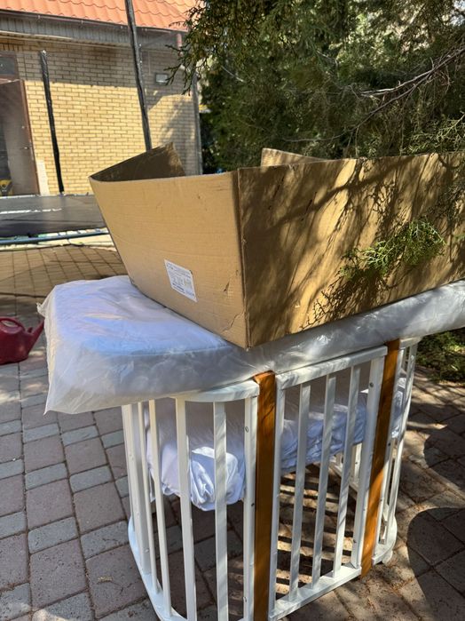 Детская кроватка-манеж