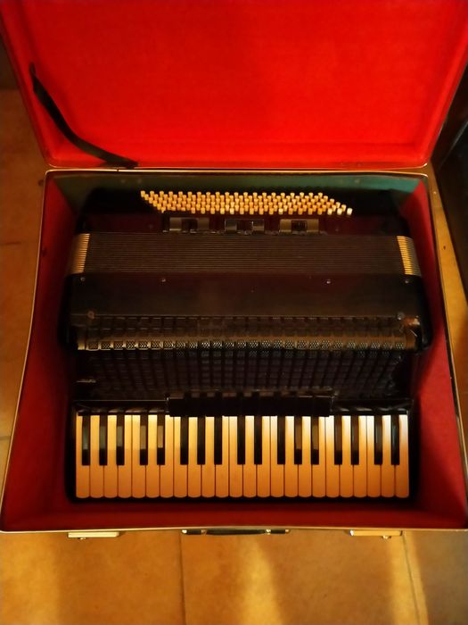 Vand acordeon Farfisa italian