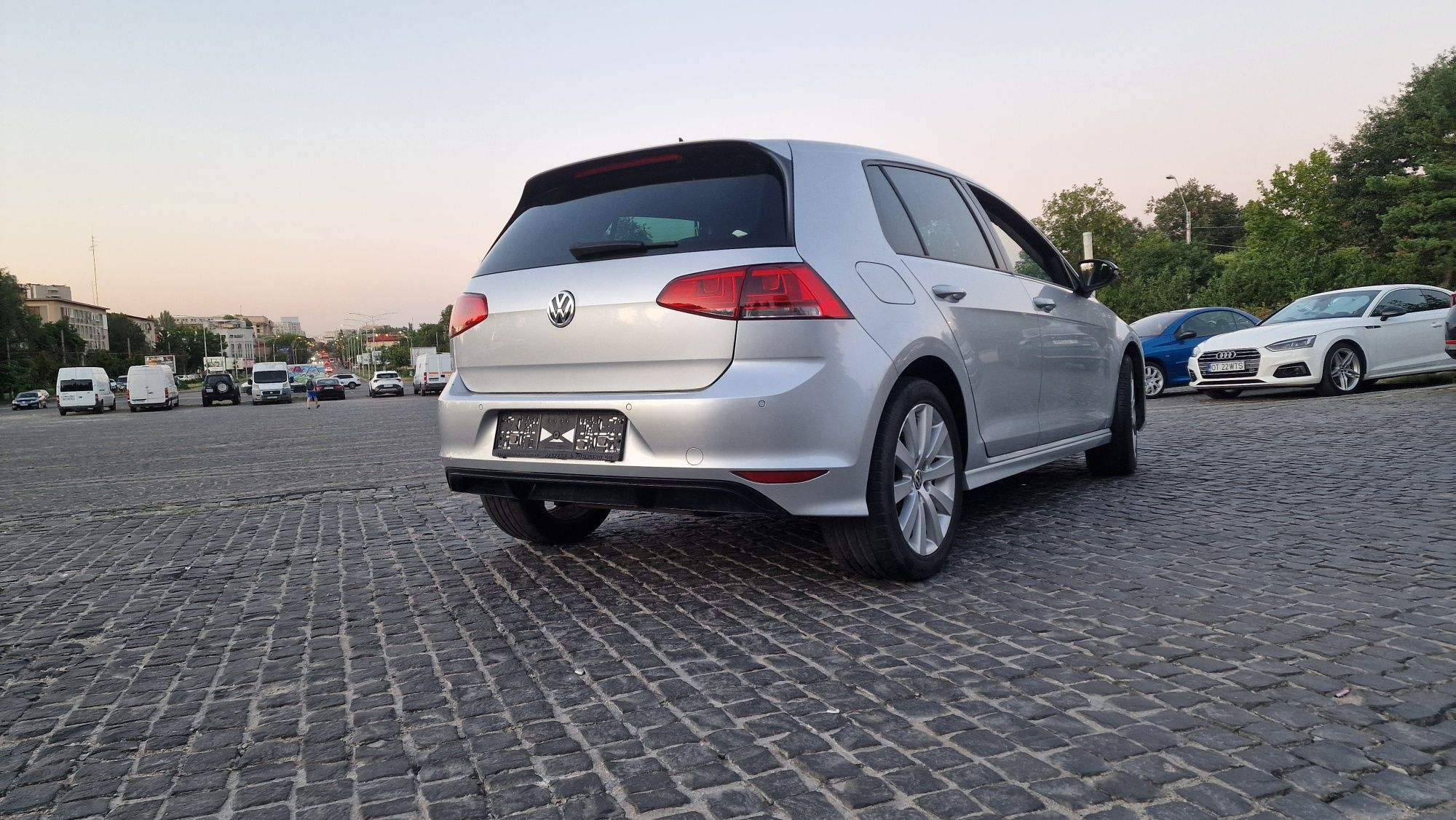 Vand VW Golf 7 R-Line / 1.6 TDI / 110cp