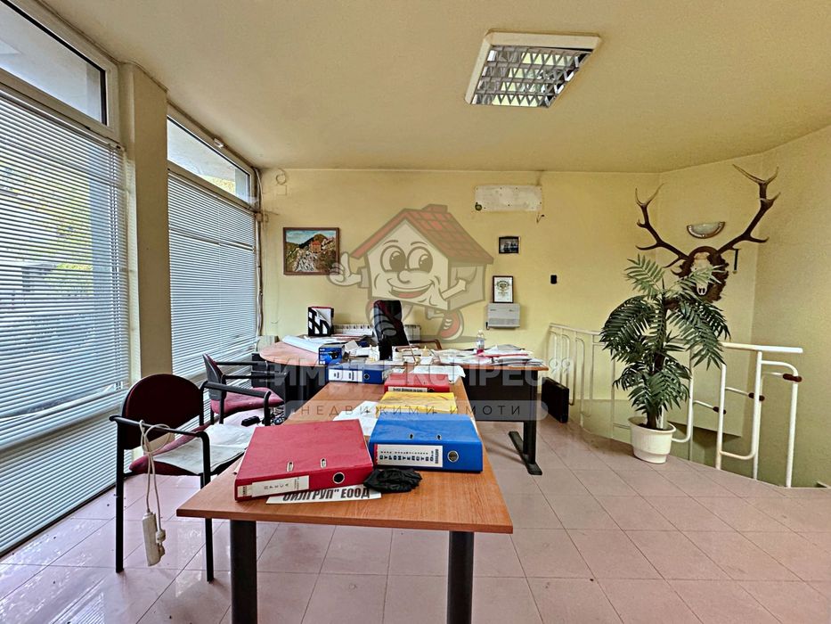 Помещение, с три стаи, партер, за офис, магазин или друго, до Макаби