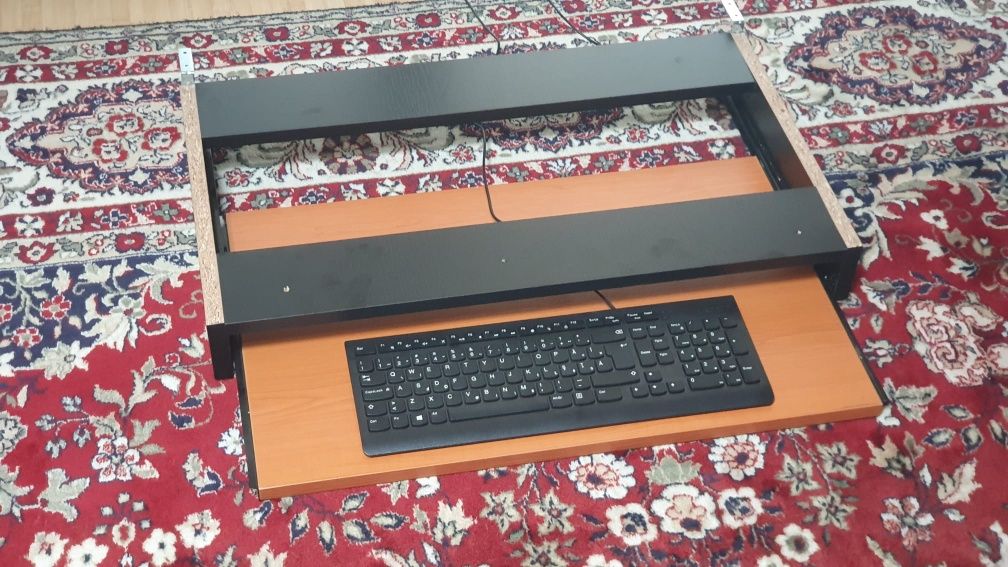 Suport tastatura și mouse