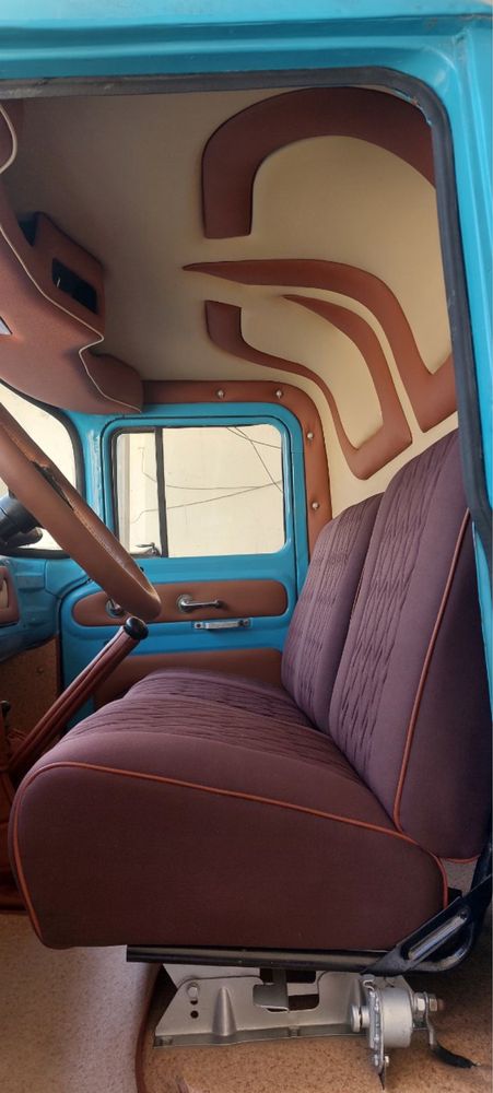 zil 130 kvadrat sotiladi