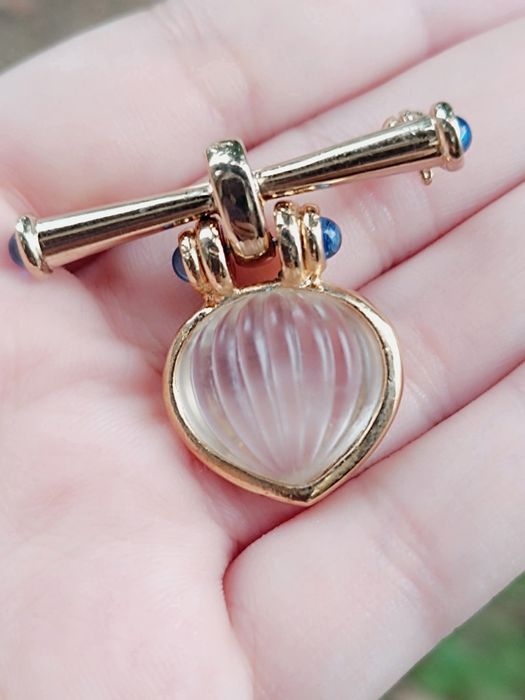 Veche brosa tip Art Deco cu caboson de sticla, placata cu aur
