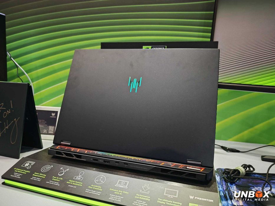 Laptop Acer Predator Helios 18 4K Mini-Led Ultra 9 96GB RTX 5090 4TB