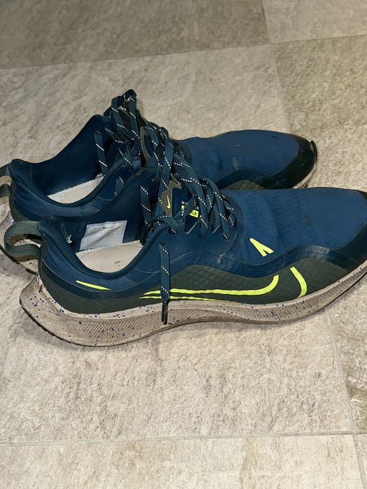 Nike обувки зелени