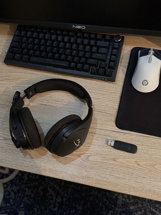 Безпроводные наушники HyperX