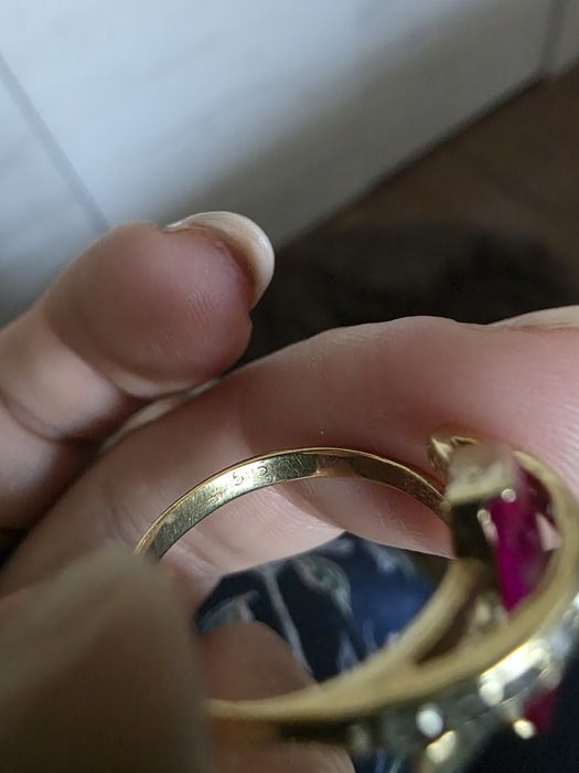 Aur 14 k 585.     .