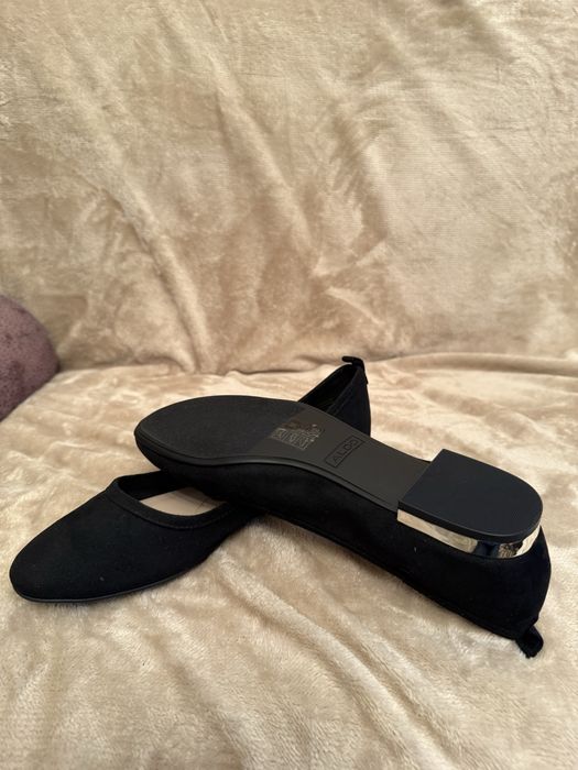 Новые туфли Aldo 38 размер велюр