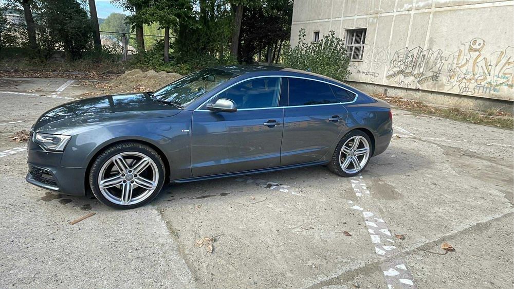 Dezmembrez Audi A5 2013 2.0 tdi cod motor CGLC