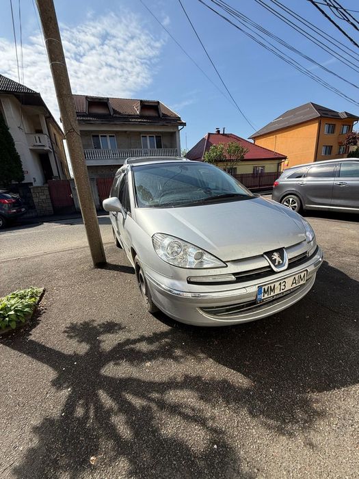 Vând peugeot 807