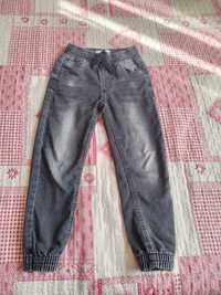 Pantaloni blugi Zara 122