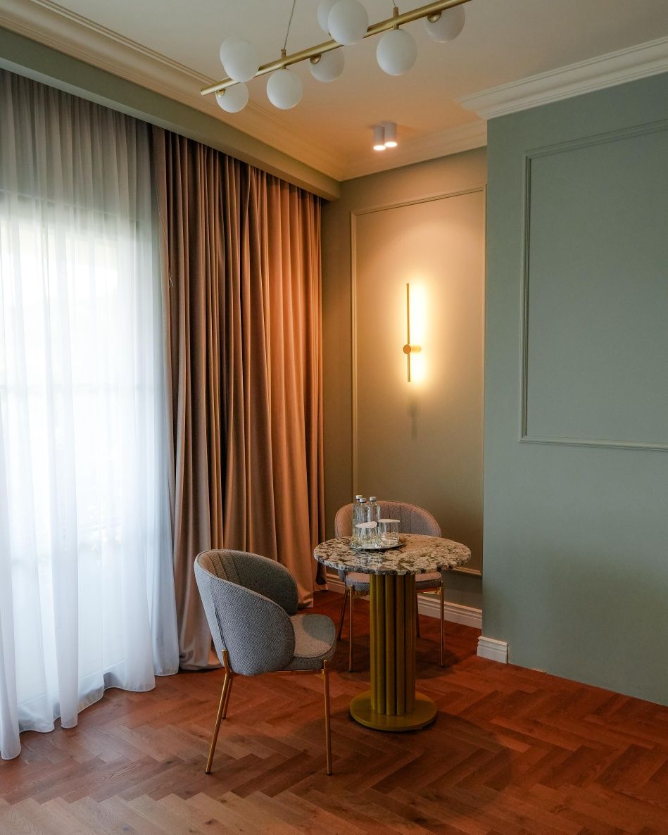 Perdele si dralerii pentru regim hotelier