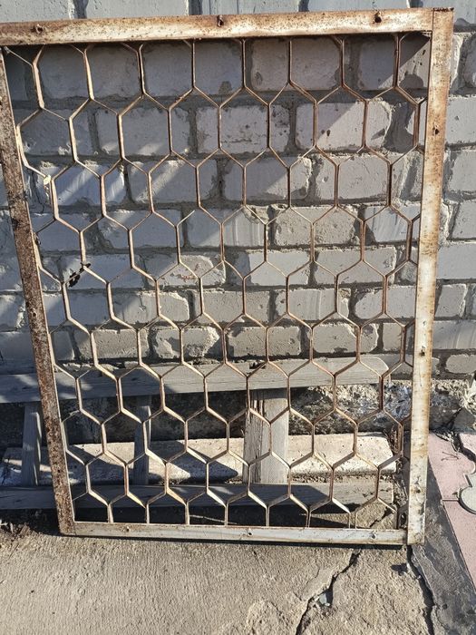 Решетки на окно продам