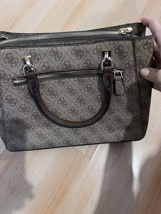 Дамска Чанта Guess