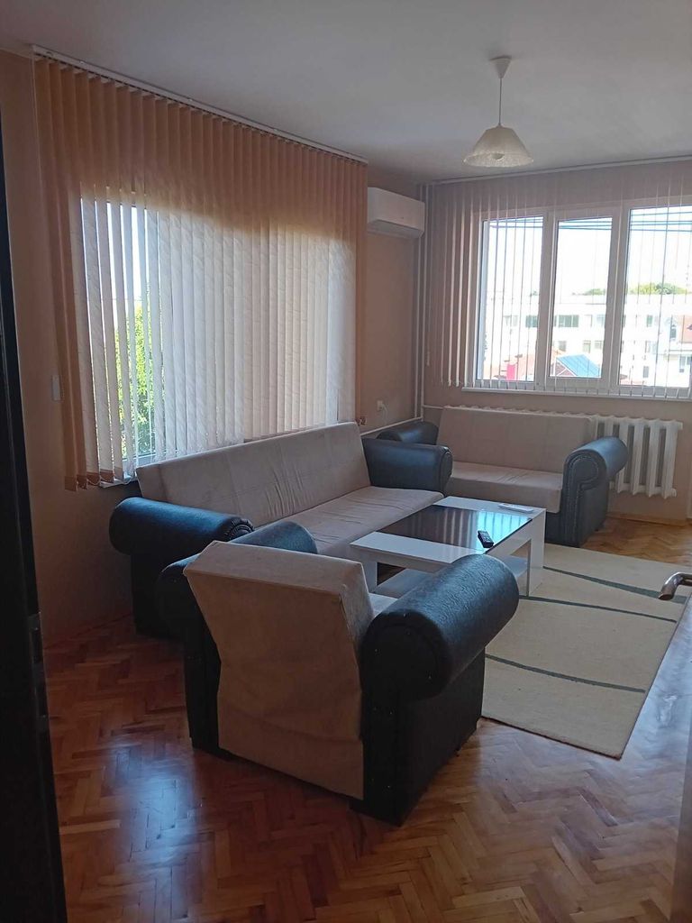 Дава се под наем Двустаен апартамент в Разград, Център - 85 кв.м за 255 € - Снимка #4
