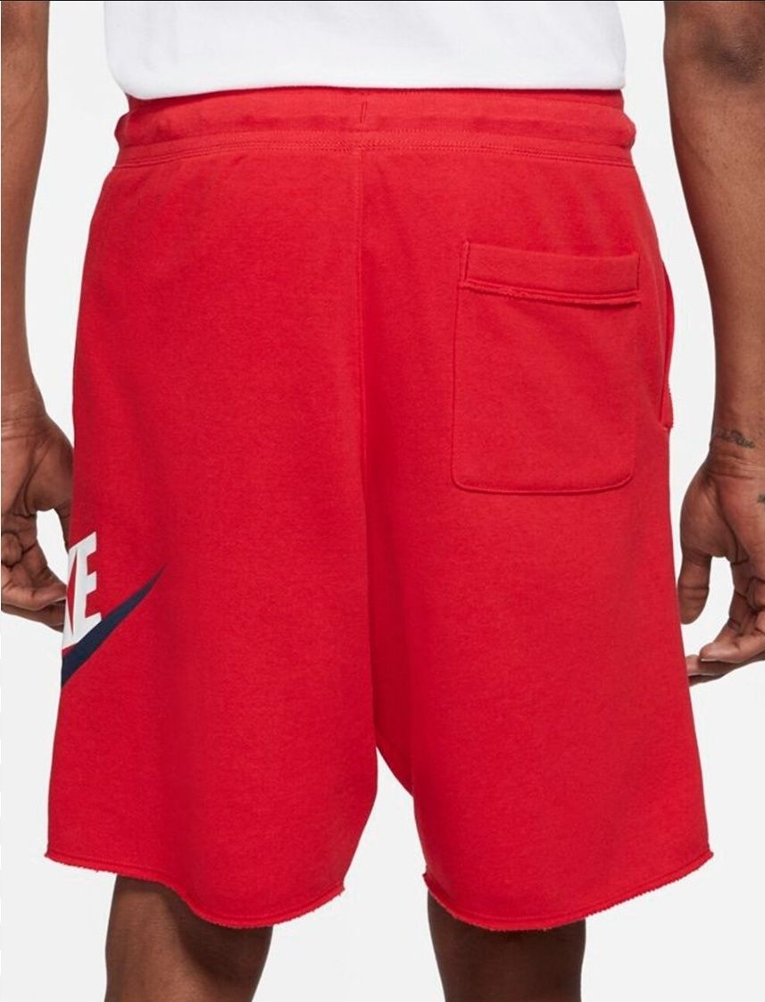 Pantaloni nike scurti L si XL originali noi
