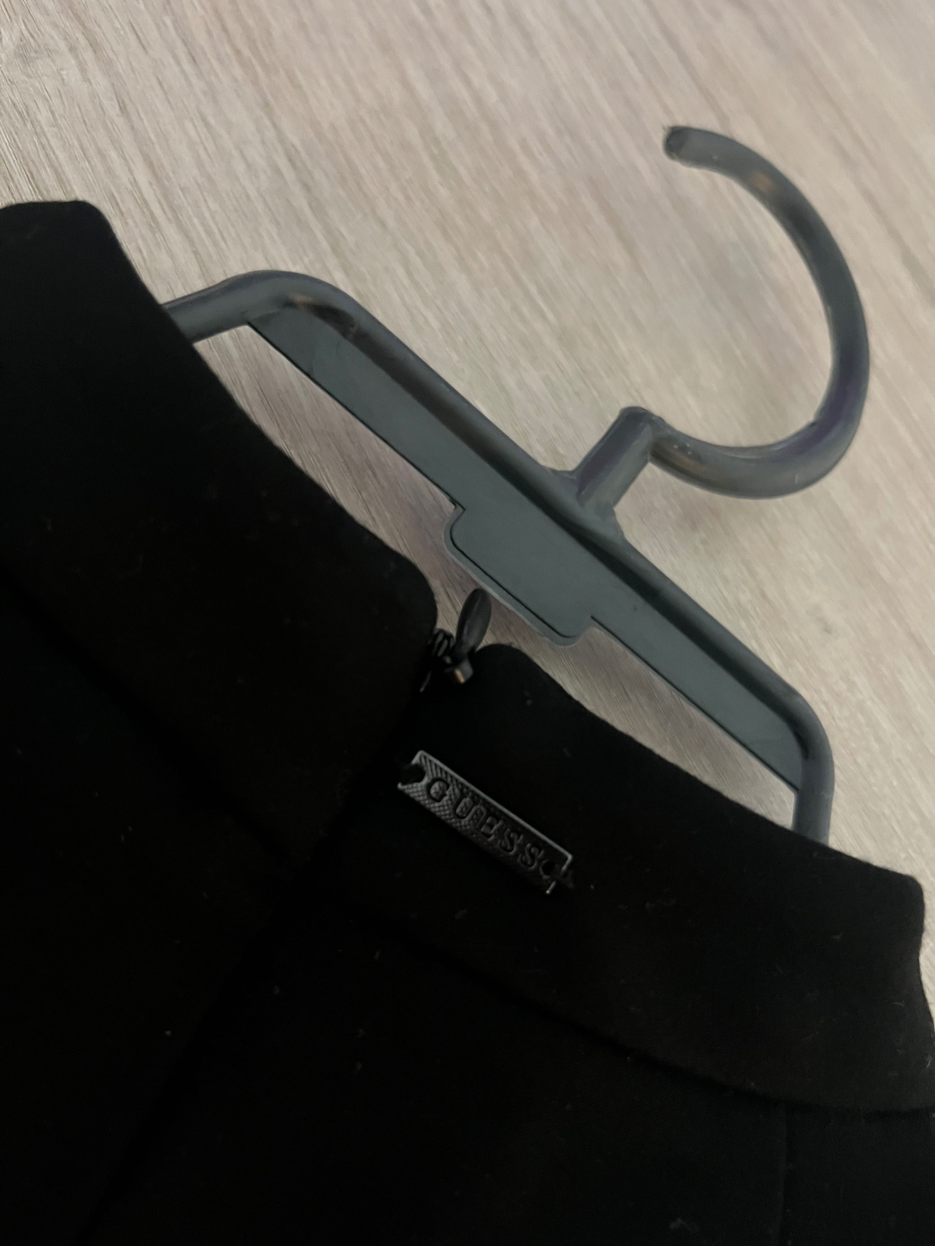 Оригинален топ Guess