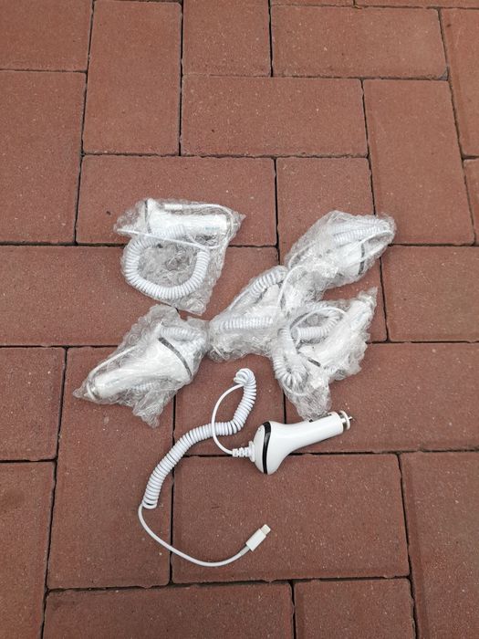 Incarcatoare masina iPhone